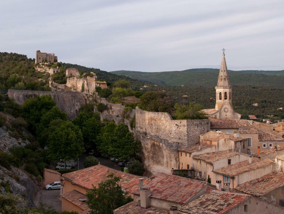 Les Grenadiers De Saint Sat Esterno foto